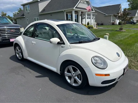 2008 Volkswagen Beetle 2.5L Hatchback 2D