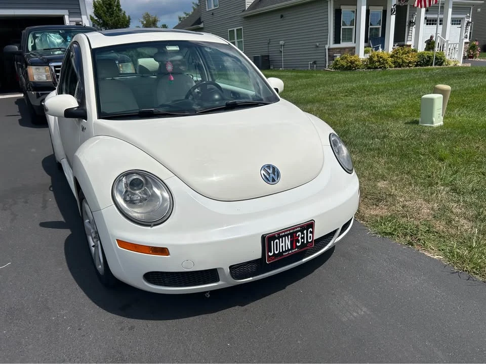 2008 Volkswagen New Beetle - Image 5 of 8