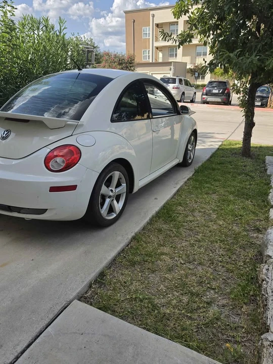 2008 Volkswagen New Beetle - Image 3 of 3