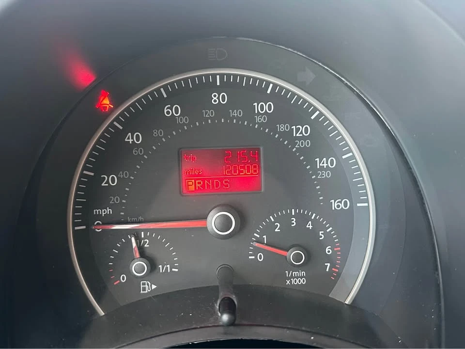 2008 Volkswagen New Beetle - Image 10 of 18