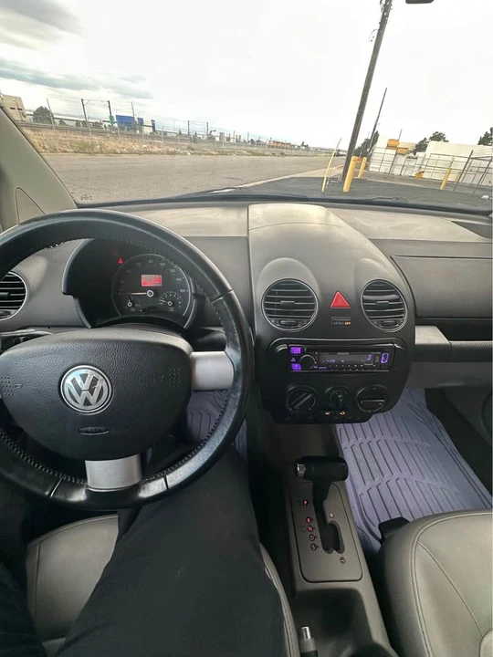 2008 Volkswagen New Beetle - Image 11 of 18