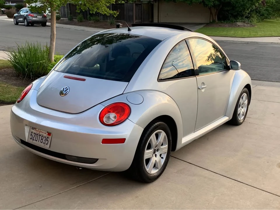 2008 Volkswagen New Beetle - Image 3 of 11