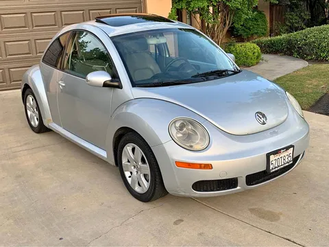2008 Volkswagen Beetle 2.5L Hatchback 2D