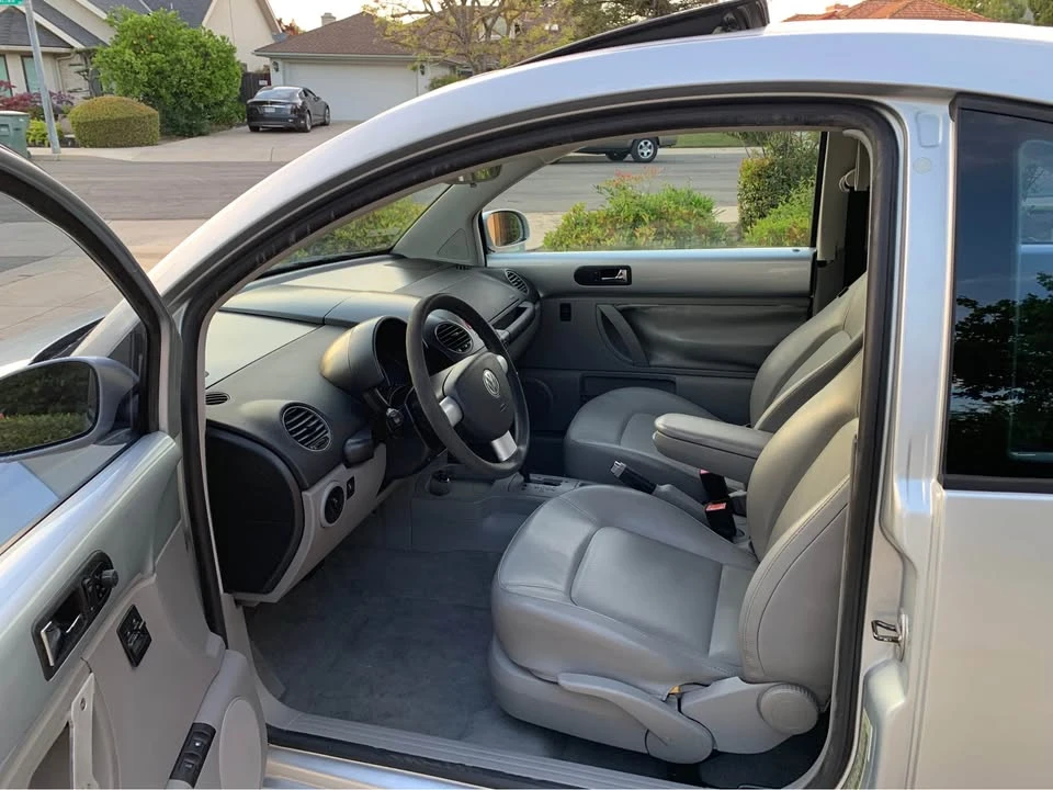 2008 Volkswagen New Beetle - Image 6 of 11