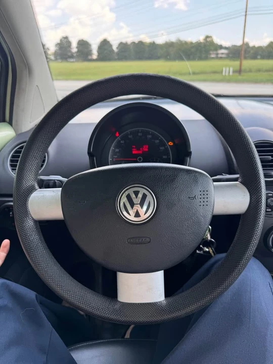 2008 Volkswagen New Beetle - Image 10 of 19