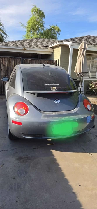2008 Volkswagen New Beetle - Image 2 of 11