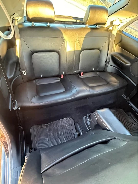 2008 Volkswagen New Beetle - Image 10 of 13