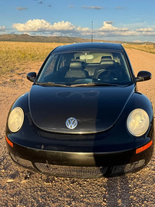 2008 Volkswagen New Beetle - Image 2 of 13