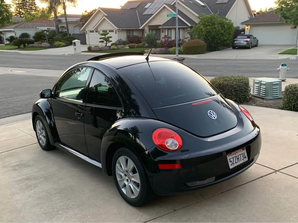 2008 Volkswagen New Beetle - Image 6 of 12