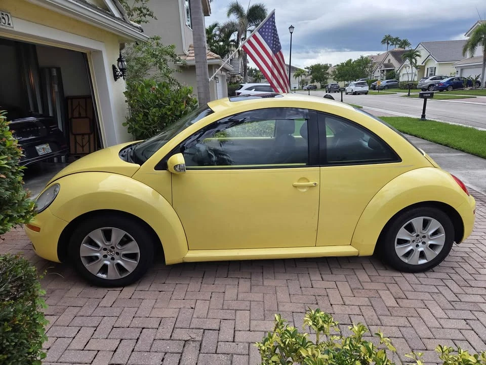 2008 Volkswagen New Beetle - Image 4 of 11