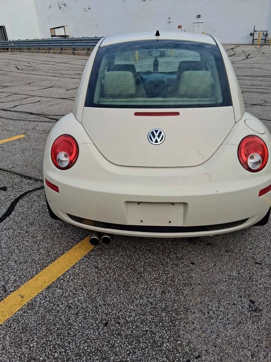 2008 Volkswagen New Beetle - Image 8 of 11