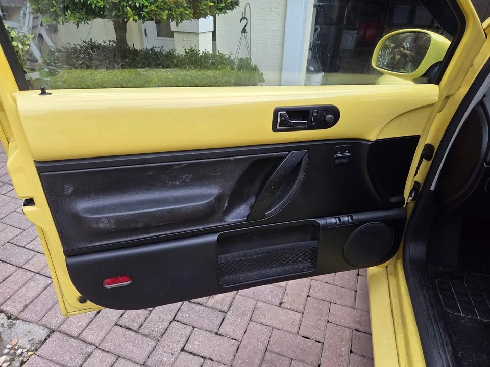 2008 Volkswagen New Beetle - Image 6 of 11