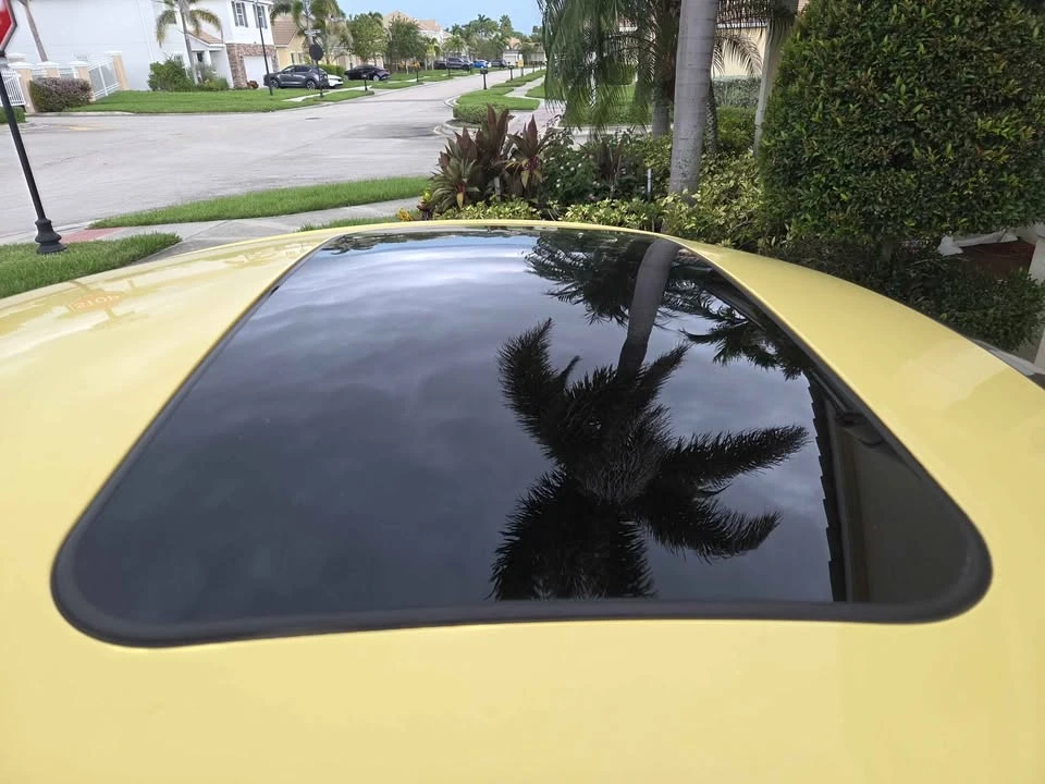 2008 Volkswagen New Beetle - Image 10 of 11