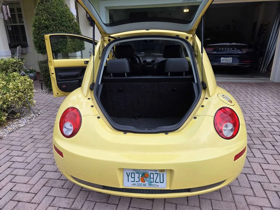 2008 Volkswagen New Beetle - Image 5 of 11