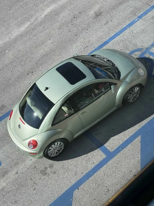 2008 Volkswagen New Beetle - Image 3 of 3