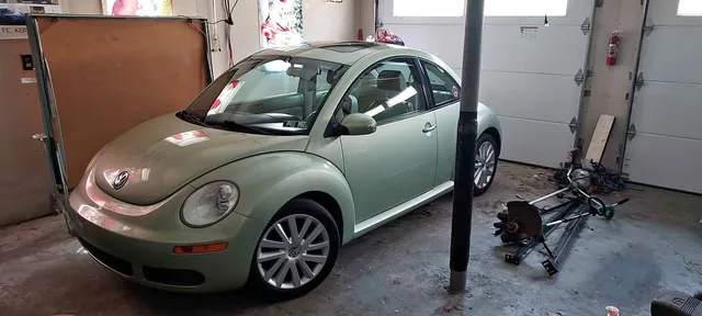 2008 Volkswagen Beetle 2.5L Hatchback 2D