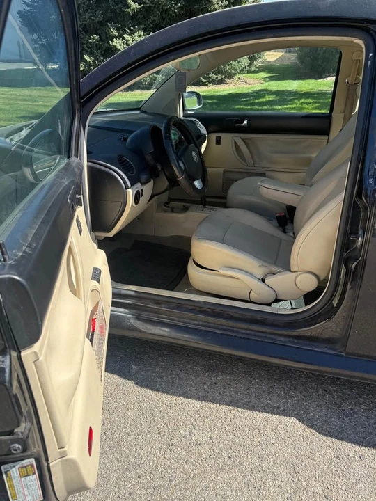 2008 Volkswagen New Beetle - Image 9 of 18