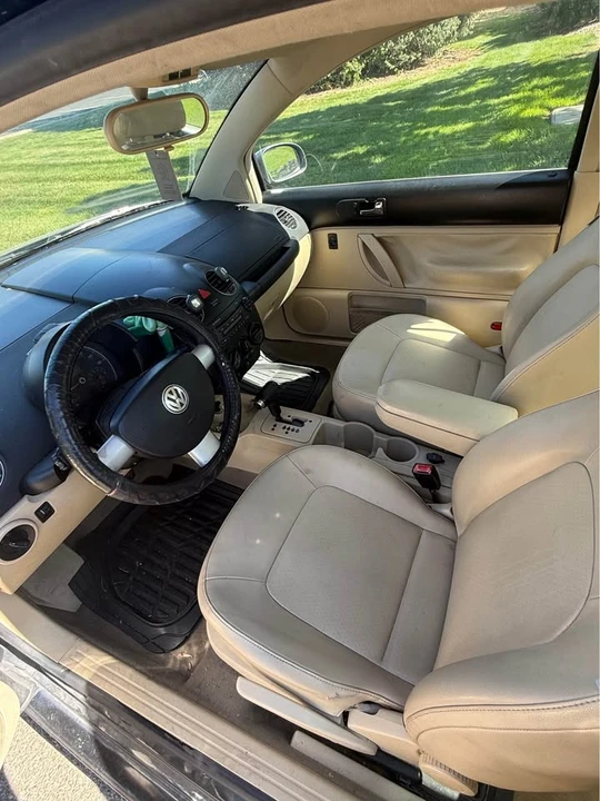 2008 Volkswagen New Beetle - Image 10 of 18