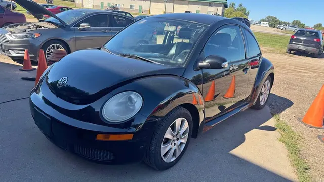 2008 Volkswagen Beetle 2.5L Hatchback 2D