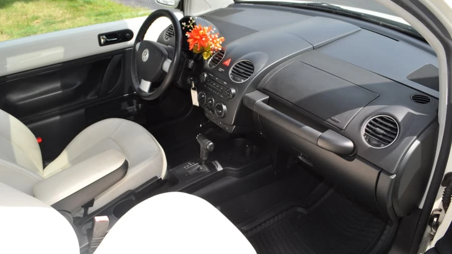 2008 Volkswagen New Beetle - Image 3 of 6