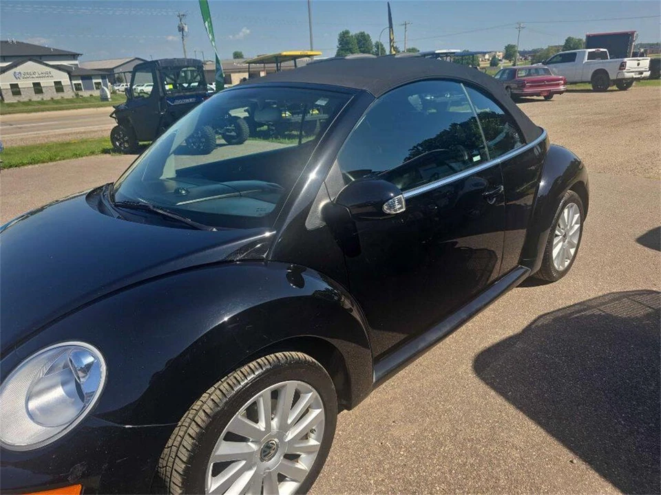 2008 Volkswagen New Beetle - Image 9 of 31