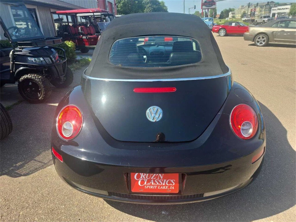 2008 Volkswagen New Beetle - Image 16 of 31