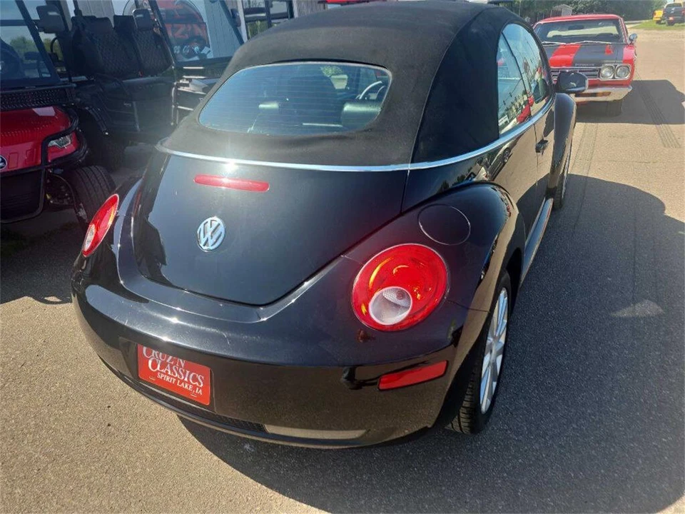 2008 Volkswagen New Beetle - Image 17 of 31