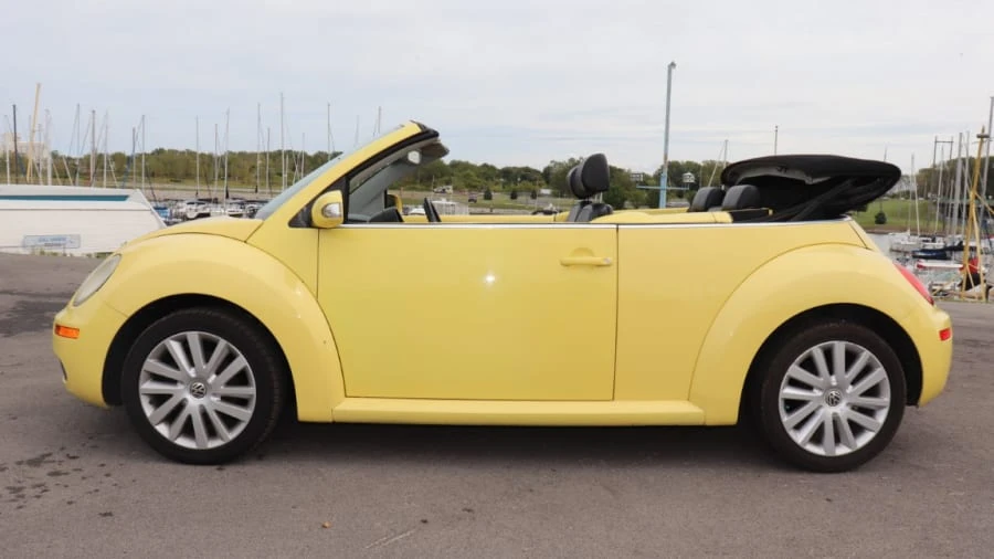 2008 Volkswagen New Beetle - Image 2 of 18