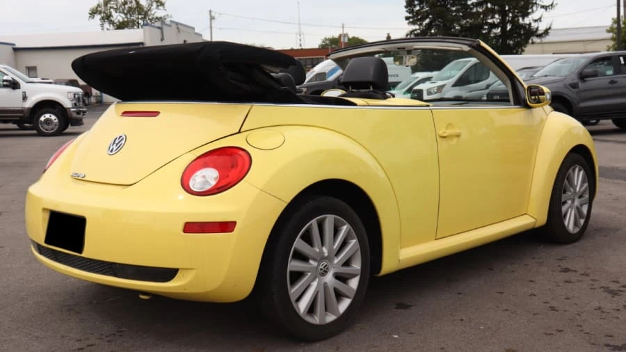 2008 Volkswagen New Beetle - Image 16 of 18
