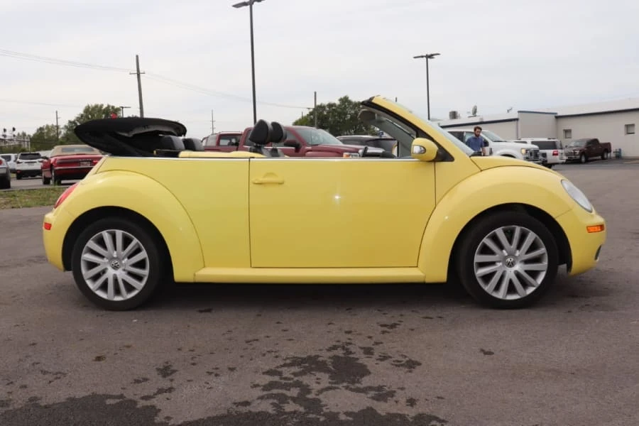 2008 Volkswagen New Beetle - Image 17 of 18