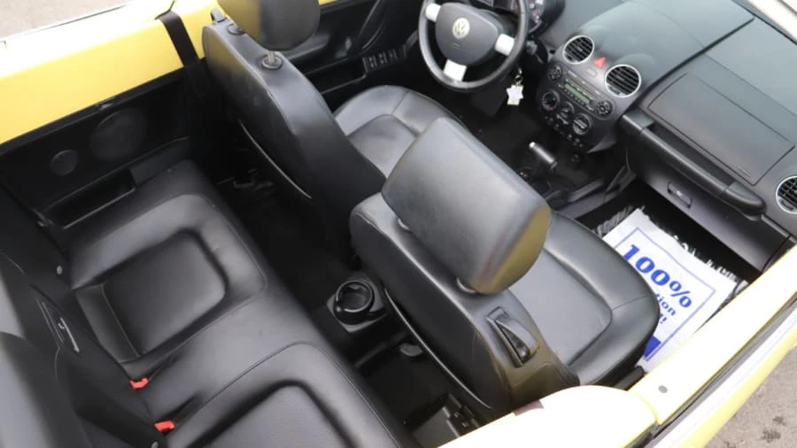 2008 Volkswagen New Beetle - Image 11 of 18