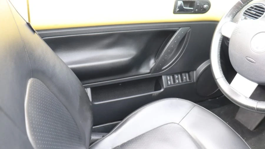 2008 Volkswagen New Beetle - Image 7 of 18