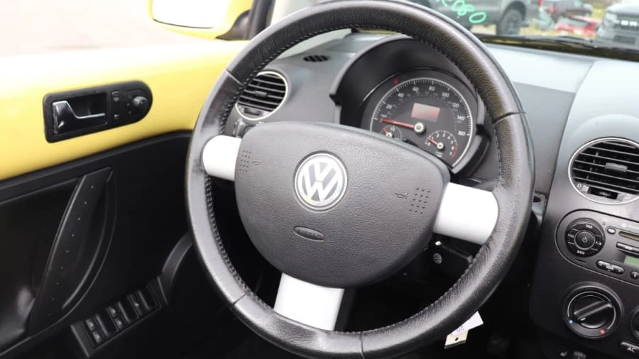 2008 Volkswagen New Beetle - Image 5 of 18