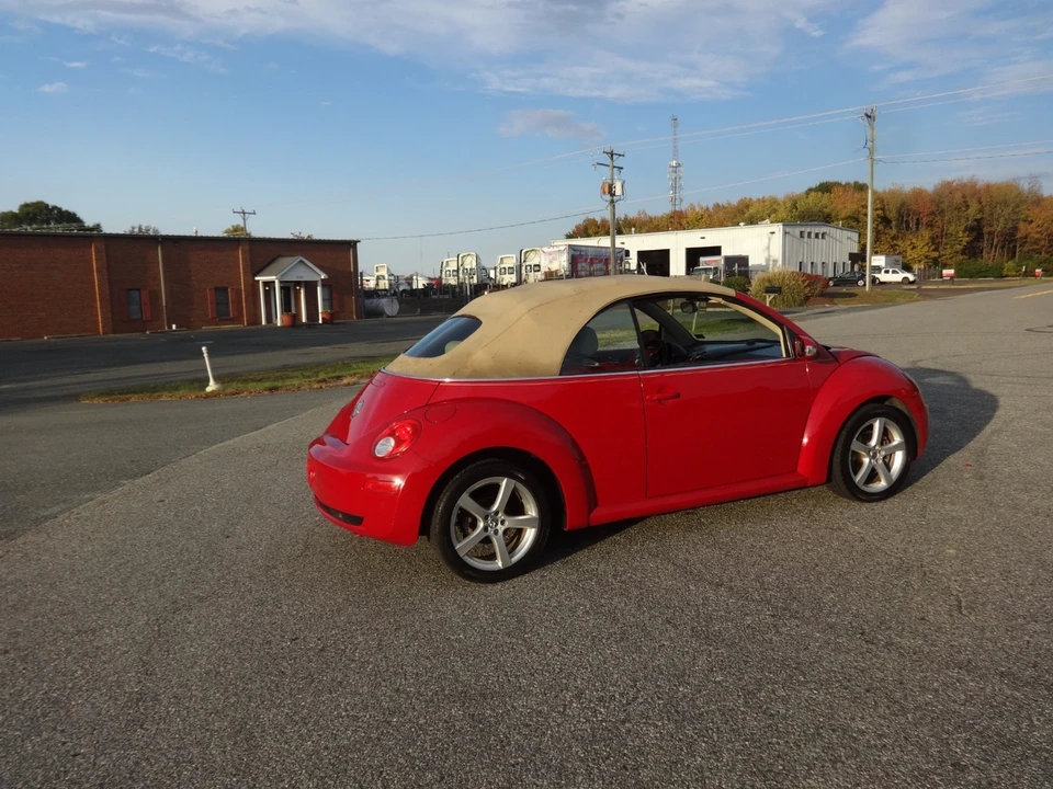 2008 Volkswagen New Beetle - Image 11 of 20