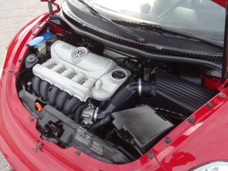 2008 Volkswagen New Beetle - Image 10 of 16