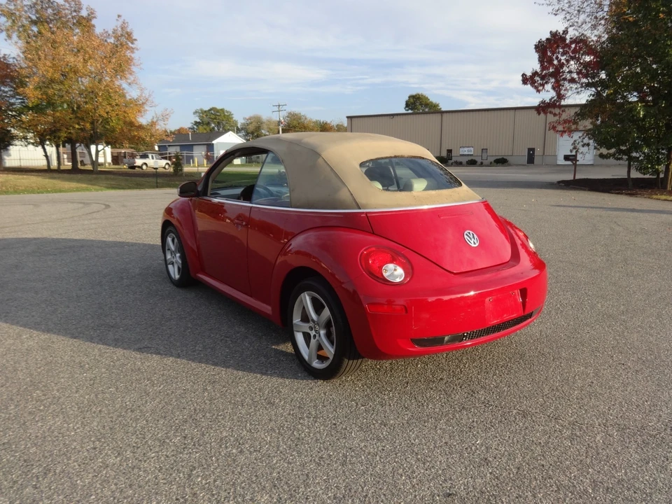 2008 Volkswagen New Beetle - Image 9 of 20