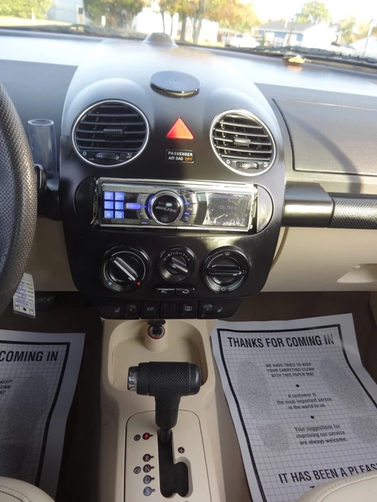 2008 Volkswagen New Beetle - Image 18 of 20