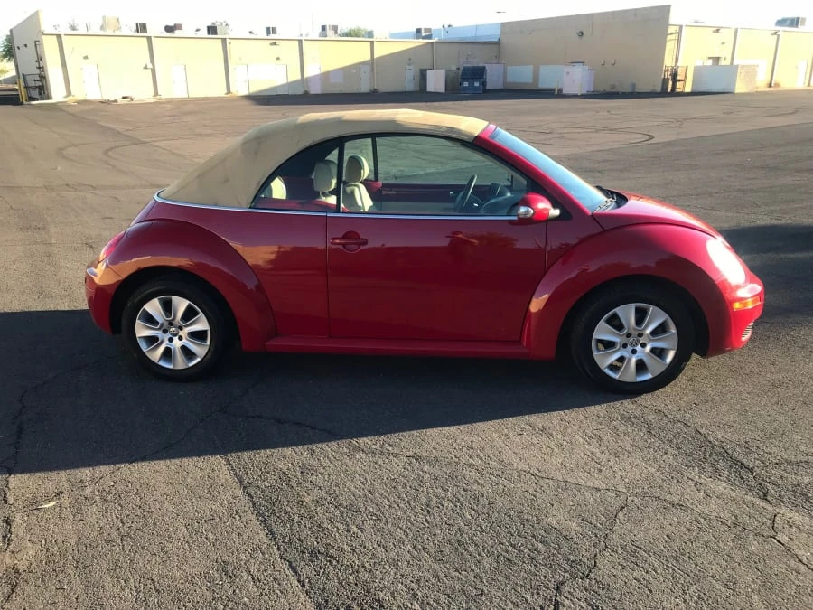 2008 Volkswagen New Beetle - Image 2 of 8