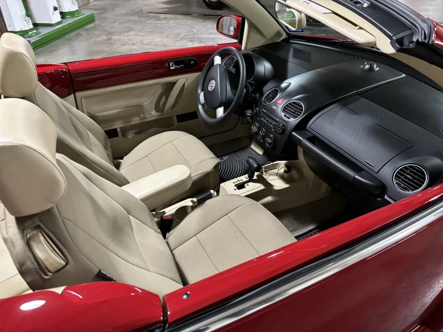2008 Volkswagen New Beetle - Image 8 of 13