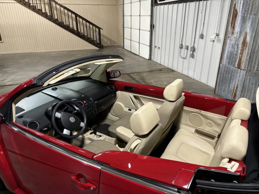 2008 Volkswagen New Beetle - Image 9 of 13