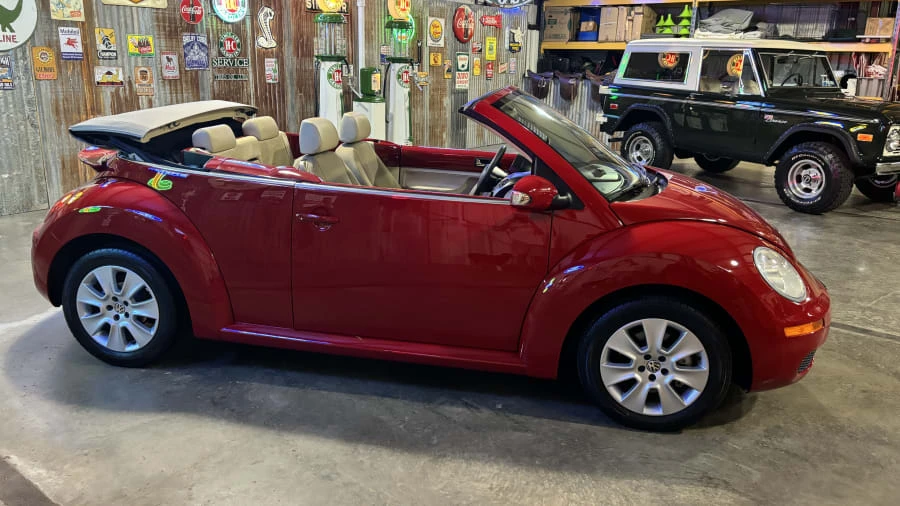 2008 Volkswagen New Beetle - Image 2 of 13