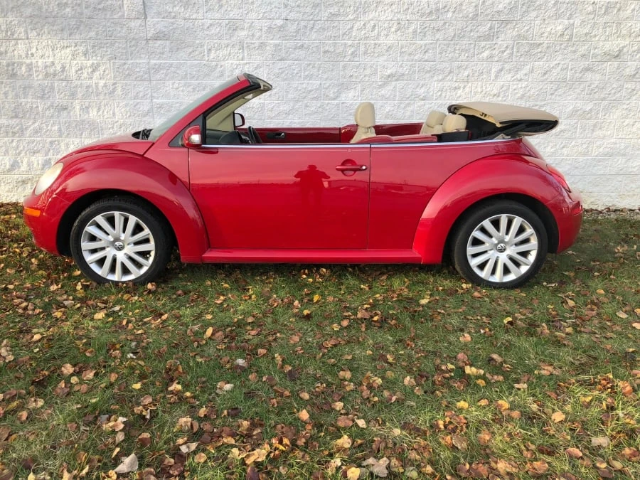 2008 Volkswagen New Beetle - Image 2 of 8