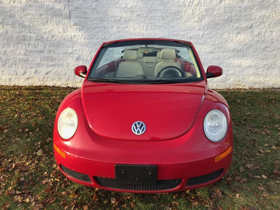 2008 Volkswagen New Beetle - Image 5 of 8