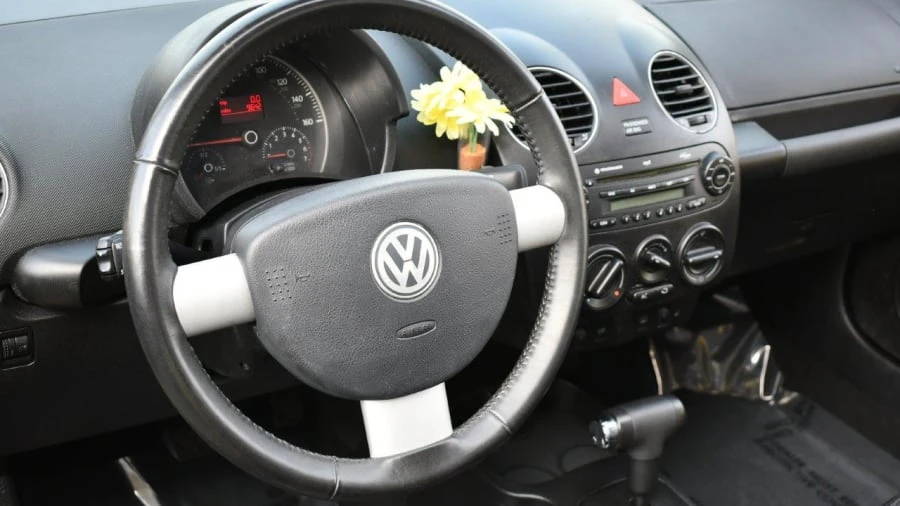 2008 Volkswagen New Beetle - Image 17 of 24