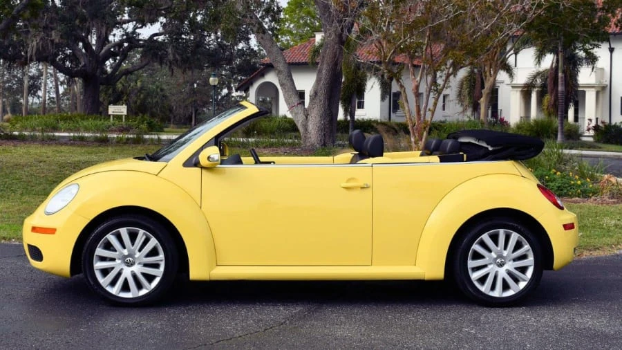 2008 Volkswagen New Beetle - Image 2 of 24