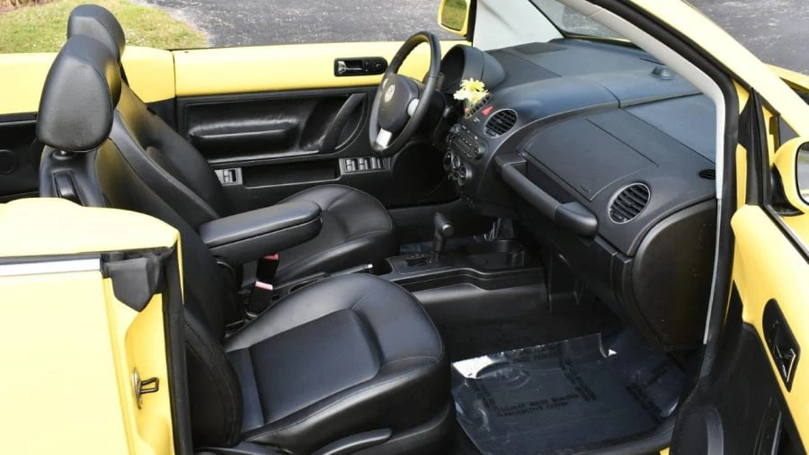 2008 Volkswagen New Beetle - Image 23 of 24