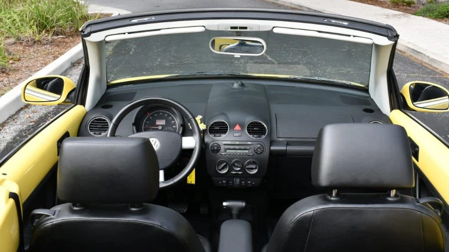 2008 Volkswagen New Beetle - Image 22 of 24