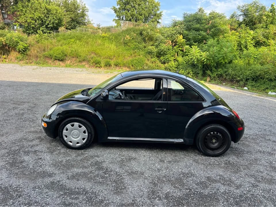 2008 Volkswagen New Beetle - Image 10 of 17