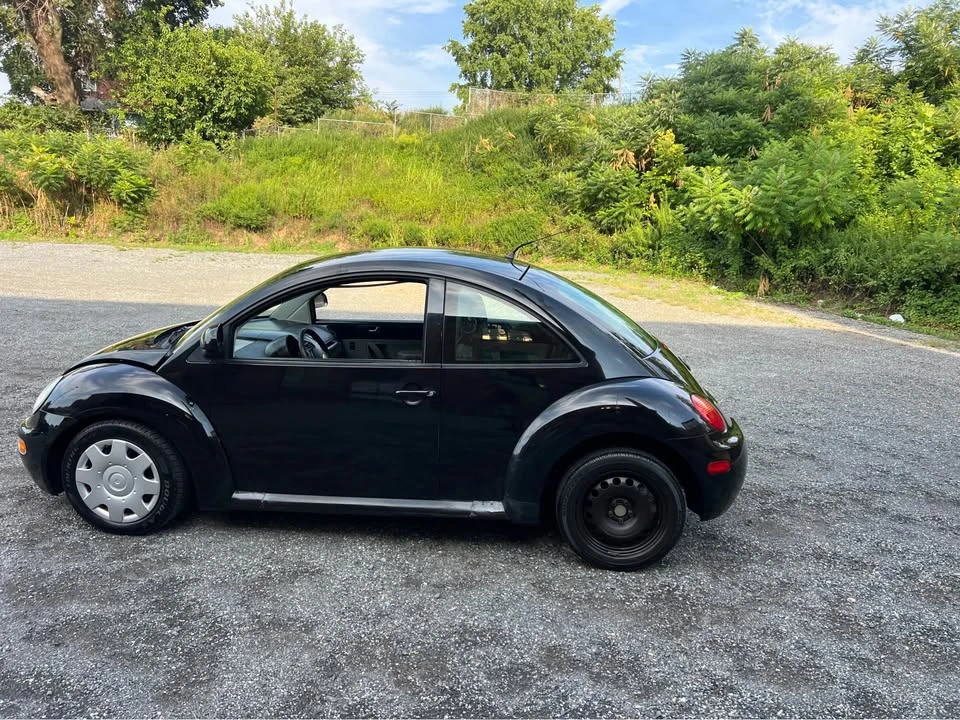 2008 Volkswagen New Beetle - Image 8 of 17