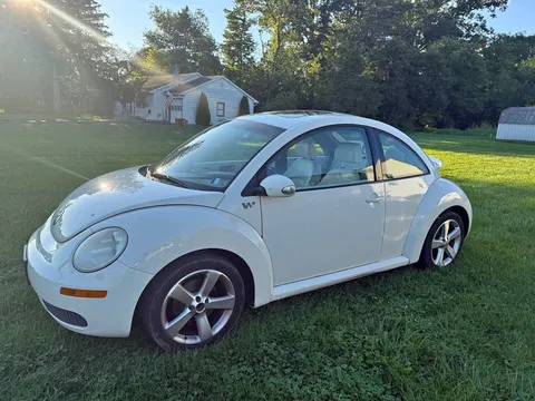 2008 Volkswagen Beetle Hatchback 2D